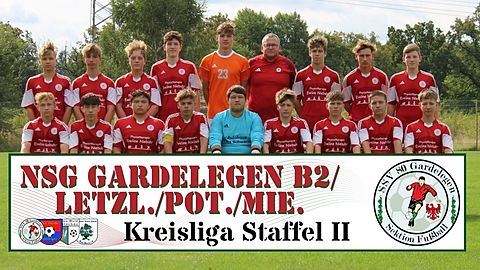 HINTEN VON LINKS: Torben Kamieth, Emil Heinrich Berlin, Luis Uhler, Luis Gieler, Julius Kirchhof, Trainer Rolf Vorsprach, Luk Amon Adler, Vincent Wolfgang Majewski, Noel Maurice Gieler, VORNE VON LINKS: Thore Roder, Lennox Rafael Gadiel, Marlon Schwarzlose, Jacob Grams, Etienne Bröckel, Leaven-Gian Mertens, Jamy Tim Maleschka, Leon Reißhauer, Luca Werner Rabe, ES FEHLEN: Lukas Bastian Breust, Denny Itterheim, Louis Helmke