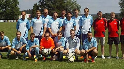 v.h.l Max Federau, Marin Stäsche, Michael Supin, Kevin Pratsch, Maximilian Agthe, Konstantin Heidrich, Ralf Dörr, Tomas Tauc, Jürgen Lehmann, Mike Weigel, Bernd Jakob
v.v.l Christopher Jakob, Kamil Mojcher, Walter Bengs, Andy Herrmann, Eugen Bengs, Sascha Wunderlich, Daniel Draksl