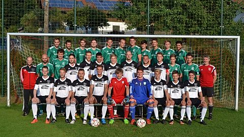 Obere Reihe v.l.n.r.: Sinzinger Michael, Hausner Manuel, Gröbner Andreas, Schachner Maxi, Stockhammer Alexander, Empl Sebastian, Huber Markus, Friedrich Sebastian, Feigl Florian, Fischbacher Maxi, Demir Danyal;
Mittlere Reihe v.l.v.r.: Schuster Markus (Trainer 2.Mannschaft), Steffan Christian, Linner Michael, Volzwinkler Herbert, Berndlmeier Alexander, Planthaler Markus, Brandl Thomas, Weber Sebastian, Gabriel Fabian, Köhler Stefan (Kapitän 1. Mannschaft), Brandl Christoph, Sommerauer Michael (Kapitän 2. Mannschaft), 
Falterer Herbert (Trainer 1. Mannschaft);
Untere Reihe v.l.n.r.:Weilbuchner Wolfgang, Würzinger Karl, Anton Andre, Parzinger Florian, Illguth Marcus, Stockhammer Tobias, Fischbacher Simon, Sinzinger Seppi, Sinzinger Jonas;