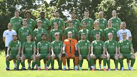 obere Reihe von links: David Härtel, Jayden Dean, Cedric Mobe, Dragan Prce, Talih Sevim, Sandro Schuhmann, Jascha Ebers, Philipp Root
mittlere Reihe von links: Co-Trainer Marco Schmiedl, Jerome Janßen, Tim Wilfer, Can Toprak, Fabio Greco, Mohamed Koubaa, Onno Hammann, Dean Peljto, Trainer Florian Funk
untere Reihe von links: Semih Basekin, Jaden Brinzing, Marco Fleming, Leon Braun, Ruben Drakos, Emre Egri, Tim Thalheimer, Gianluca Funk, Leon Basel
