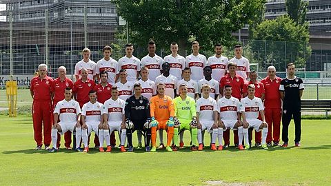 Obere Reihe v.l.: Ken Gipson, Harun Velic, Adrian Gribic, Kevin Ikpide, Max Besuschkow, Marvin Jäger, Serkan Baloglu, Dijon Ramaj 
Mittlere Reihe v.l.: Dietmar Matschi (Teamleiter), Eberhard Trautner (Torwart-Trainer), Tobias Unger (Athletiktrainer), Sascha Weininger (Physiotherapeut), Serkan Uygun, Mart Ristl, Prince Osei Owusu, Roman Schweizer, Dylan Akpess Esmel, Ilja Aracic (Trainer), Giuseppe Forzano (Co-Trainer), Hidayet Degirmenci (Betreuer), Tobias Heizmann (Physiotherapeut) 
Untere Reihe v.l.: Mete Celik, Andre Rau, Mert Öztürk, Fabijan Buntic, Marius Funk, Sven Ullrich, Fabian Gmeiner, Ufuk Aykol, Clemens Schlimgen
Foto: Pressefoto Baumann