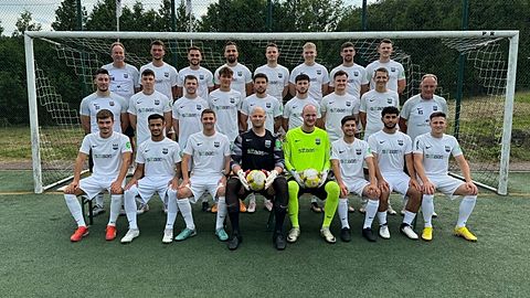 H. v. l.: Winfried Weimer (Sportlicher Leiter), Mirco Paul, Samed Muric, Önay Akin, Christian Leffler, Tim Böhmer, Luca-Tristan Keil, Justin Reil 
M. v. l.: David Jordan, Matti Meier (Kapitän), Timo Ott, Tim Derix, Luca Häuser, Florian Jaschinger, Mikko Meier, Dennis Deider (Spielertrainer), Ralf Schmerling (Betreuer/ TW-Trainer) 
V. v. l.: Silas Hohl, Ali Thaler Kamil, Nils Wedekind, Jens Rock, Lars Machenheimer, Julian Bautista, Efe Kadi, Niklas Kern (Co-Spielertrainer) 
Es fehlen: Yanni Hünerbein, Erdem Kadi (Co-Spielertrainer), Elias Ott