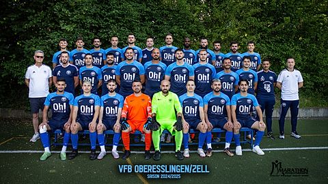 v.o.l. Fabrizio D'Aleo, Leart Zeneli, Tasos Sachinidis, Yannick Stege, Igor Tepic, Massimiliano Biancucci, Egzon Smajli, Yusuf Ibrahim, Arber Gacaferi, Vlasios Siavilas, Nikolaos Siavilas, Leonard Dodaj m.v.l. Günter Töpfer, Patrik Leovac, Yasin Karaca, Coskun Dere, Denis Leovac, Alican Satsu, Okan Turp, Ramiz Iljazovic, Mehmet Mahmuti, Santiago Garcia Muino, David Ulbricht, Mirsad Ohran u.v.l. Nail Fakili, Antonio Blazevic, Mert Sevimli, Blerat Salihi, Adem Kisakol, Ivan Blazevic, Kaan Fakili, Samed Sarikaya Es fehlen: Adrian Dodaj, Fabio Rendina, Danijel Djedovic, Robert Töpfer, Volkan Aslan
Keine ausgewählt