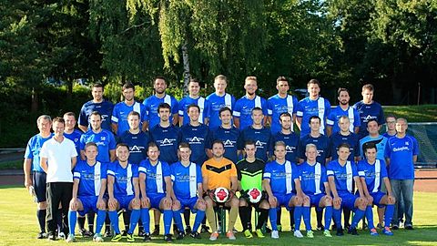 Hintere Reihe von links: Martin-Puente, Sallahi, Rieser S., Gramm, Rust, Uhl, Ernst, Keller, Simsek E., Schmitt

Mittlere Reihe von links: Brinkert F.(TW-Trainer), Christ(Physio), Kreuzwieser(Trainer), Burdina(Co-Trainer), Kuch, Dörr, Heringer J., Seebacher, Brinkert T., Heringer N., Ziegler, Dengel, Belener(Spa.), Strebel(1.Vorstand), Bloch(Spa.)

Untere Reihe von links: Szelag Wi., Rieser M., Körner, Doll D., Simsek S., Doll R., Streib C., Streib K., Szelag Wo., Kolodziej