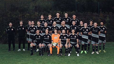 Hintere Reihe von links: Sascha Leis, Max Krewer, Tim Ehrles, Yannick Zell, Tim Lay
Mittlere Reihe v.l.: Trainer Johannes Herber, Betreuer Matthias Schleimer, Dominik Brengel, Johannes May, Lukas Valerius, Simon Haubrich, Pascal Köpfle, Sebastian Sobecki, Michael Bauer, Fabian Rosch, Kevin Bär, Kevin Rülke, Moritz Schmitt, Abdel Shallar
Vorne v.l.: Kapitän Björn Berens, Nico Reis, Ruben van Bellen, Dennis Wagner, Nicolas Rohles