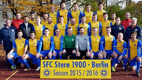 hintere Reihe: Dino Berners, Arne Pomplun, Julian Staiger, Rene Schulze, Marcel Karschunke

mittlere Reihe: Bernd Brückner (Betreuer), Thorsten Hartung (Trainer), Bernd Fiedler (1.Vorsitzender), Yunus Zakria, Maverick Eyserth, Norman Anton, Daniel Waldow, Marco Sauppe, Dennis Pagels, Ole Rehländer, Dennis Hoffmann, Max Schneidereit, Robert Slotta, Rene Maass (Physio), Pierre Liebl (Co-Trainer), Hans Sliwa (Betreuer)

vordere Reihe: Maximilian Hofmann, Alexander May, Benjamin Manshardt, Marcel Bernau, Sebastian Hillebrand, Yusuf Yildirim, Sven Brückner, Eric Warncke, Tim Roenz, Antonino Celentano