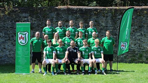 Hintere Reihe von links: Roman Sedmera, Tobias Briele, David Golek, Tobias Vitera, Leon Beilstein
Mittelere Reihe von links: Oliver Siebert (Betreuer), Horst Brückmann (Betreuer), Renee Rensen (Physiotherapeutin), Marcel Quambusch, René Döring, Pascal Göhl (Trainer), Christian Exner (Abteilungsleiter)
Vordere Reihe von links: Luca Marinho da Costa, Marcel Hirdes, Andy Rehrmann, Colin Schöps, Fiete Römer