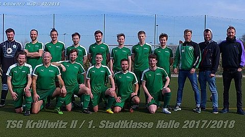 TSG Kröllwitz II - 2017/2018
(Oben/v.l.) Brix, Weiß, Fischer, Bayer, Wolf, Radestock, Werner, Paulisch, Förster, Götze, Koal
(unten/v.l.) Brylok, Jander, Brock, Höhne, Labsch, Mothes