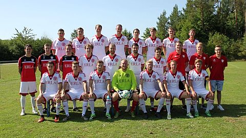 hintere Reihe von links: Pascal Döppert, Julian Hirt, Stefan Röhm, Rico Müller, Robin Hirt, Johann Ott, Fabio Müller, Trainer Gerd Schneider
Mitte.v.l.: Alessandro Cucca, Timo Fritz, Vincent Hirt, Felix Haller, Tobias Welte, Dominik Binanzer, Pascal Eith, Torwart-Trainer Florian Welte, Abteilungsleiter/Physiotherapeut Matthias Röhm, Greenkeeper Lukas Holderied
Vorne v.l.: Kevin Bosch, Lukas Hirt, Timo Welte, Dennis Hölle, Jens Ruf, Tobias Welte, Kapitän Daniel Holderied

Es fehlen: Stefan Schnitzler, Julian Schneider, Fabian Welte, Dirk Brunnenmiller, Oliver Brobeil, Reinhard Frommer, Betreuer Christopher Bosch