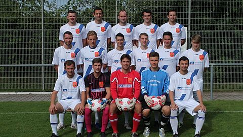 Hintere Reihe von links: Michael Eberhard, Thomas Kugele, Stefan Kälber, Nils Rapp, Patrick Oberrauch
Mittlere Reihe von links: Jens Augenstein, Nicolas Scheider, Michael Theilmann, Sascha Mörgenthaler, Serkan Secen, Moritz Bosch
Vordere Reihe von links: Andreas Neumann, Nicolas Stumpp, Manuel Görzner, Yannick Wiedensohler, Jürgen Blum
Es fehlen: Burim Akija