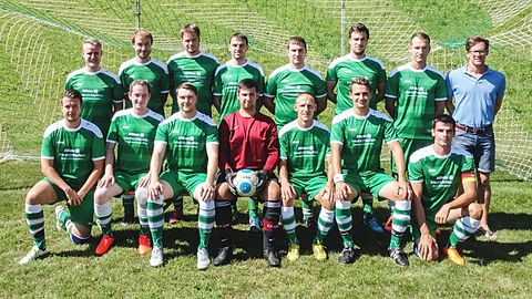 Hinten stehend v.l.: Christoph Huber, Tobias Hertlein, Markus Jungbauer, Andreas Weger, Armin Schiffermüller, Jascha Wolff, Bernd Leberzammer, Spielertrainer Christian Kögler.
Sitzend vorne v.l.: Felix Barta, Andreas Hertlein, Dominik Böhm, Serkan Murad, Christoph Amslinger, Timo Pfenninger.