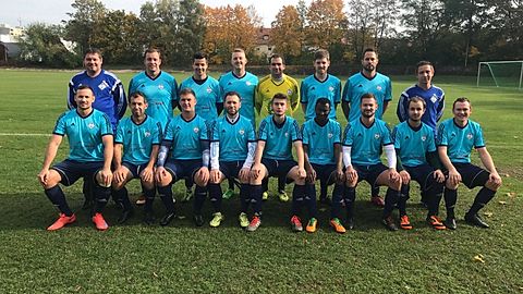 Stehend v. li nach re: Appel, Weißflog, Schreier, Reinisch, Feichtner, Lill, Engelhardt, Mertsching
Sitzend v. li nach re: Beisig, Zyba, Küffner, Bektas, Nether, Aman Fatos, Mauer, Savranski, Düngfelder