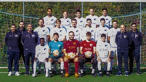 Hintere Reihe von links nach rechts: Manuel Rommel, Andreas Barner, Moritz Schoch, Ben Schmid, Ilkan Obenik 

Mittlere Reihe von links nach rechts: Co-Trainer Marcel Pollety, Torwarttrainer Andy Marrocco, Cheftrainer Benedetto Savoca, Alexander Buchele, Jonathan Unger, Marc Stangl, Mehmet Kilic, Lukas Roth, Jens Kaiser, Abteilungsleiter Paolo Pinnisi, Betreuer Davide Macula

Vordere Reihe von links nach rechts: Samba Kujabi, Fabian Knobloch, Alexander Schwarz, Damian Klöcker, Danilo Tatti

Es fehlen: Nicolo Incorvaia, Sascha Krötz, Carmelo Scaffidi, Michael Neumann, Dennis Hieber, Betreuer Steffen Hauptmann