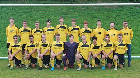 hinterer Reihe: Pohl Mario, Tschugg Niklas "C", Aust Marcel "C", Illing Cornelius, Anton Thomas, Endriß David, Zettler Nico, Merk Manuel, Trainer Illing Andreas, Trainer Strischow Rudolf
Vordere Reihe: Snouno Emanuel, Köhler Dominik, Groß Robert, Imhof Kilian, Meier Jonas, Toth Milan, Friede Leon, Hoffmann David

Es fehlt: Eberl Jonas