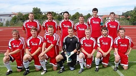 Hintere Reihe stehend: Zach A., Müller, Landes, Maier, Wimmer S., Margezeder;                                      
Vordere Reihe: Dafner, Biberger T., Zach P., Weiß, Kraus, Gahr F., Aiwanger A.