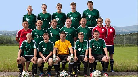 Hinten von links nach rechts: Bernhard Bauer, Patrick Wintersberger, Mitchell Greifeneder, Joachim Kronawitter, Matthias Eisner
Mitte von links nach rechts: Christof Kischel, Alexander Meisinger, Manuel Schuster, Dominik Veicht, Daniel Istel, Helmut Niggl, Franz Hell
Vorne von links nach rechts: Michael Kinateder, Thomas Kirchberger, Tobias Doblhofer, Daniel Kronawitter, Johann Kirchberger
