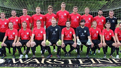 stehend von links:Trainer Jan Ernst, Betreuer Reinhard Schindler, Co-Trainer Christian Schmidt, Bastian Ginter, Benjamin Tritschler, Norman Wütschke, Marco Raith, Simon Wörner, Roland Großmann, Florian Tolksdorf, Alessandro Napolitano, Marcus Zimmermann, TW-Trainer Michael Bienmüller
sitzend von links: Marc Tranzer, Sascha Carl, Manuel Ritter, Marius Wütschke, Jörg Stöcklin, Daniele Napolitano, Marco Schindler, Sven Nickola, Mario Hammann
es fehlen: Thomas Kollmeier, Kevin Reimann, Marvin Weis, Stefan Flamm, Marc Schmidt