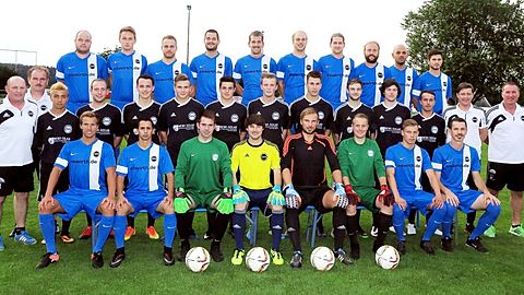 SV HAISTERKIRCH SAISON 2017/18

Oberste Reihe v.L.:
Thomas Frick, Kevin Steiner, Kadir Keskin, Marian Botzenhardt, Johannes Schuschkewitz, Christian Egger, Jakob Schuschkewitz, Daniel Ströbele, Bayram Kürtoglu, Baris Dursun

Mittlere Reihe v.L.:
Ralf Sontag, Andreas Welte, Lazkin Habo, Benedikt Bretz, Daniel Maucher, Lukas Ströbele, Kai Obermayer, Jonas Kübler, Pierre Bernhard, Tobias Nothhelfer, Marian Brielmayer, Pepe Kaiser, Markus Giuliani, Michael Buchter

Untere Reihe v.L.:
Daniel Allgäuer, Davut Ayne, Johannes Sproll, Dan Zebergs, Sebastian Haibel, Patrick Krattenmacher, Matthias Vogl, Berat Lutolli

es fehlen:
Raphael Maucher, Markus Ströbele, Marc Matt, Thomas Tetzlaff, Michael Tetzlaff, Lorenz Wolz, Julius Wagner, Daniel Merk, Joachim Hermann, Sven Krattenmacher, Marco Ludescher, Daniel Maucher, Jakob Sauter, Klaus Wagner, Christian Staiger, Markus Ruf, Simon Frank, Maximilian Maucher, Mario Albersmaier (Physiotherapeut)
