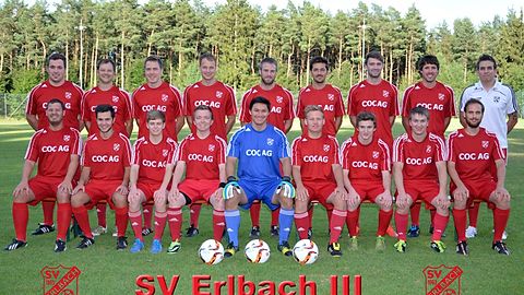 oben von links: Lukas Rothenaicher, Josef Grübl, Florian Schuch, Josef Scheid, Florian Ebner, Johann Berger, Stefan Eckert, Philipp Ries, Rainer Ruppertsberger;
unten von links: Florian Reischl, Julian Baumgartner, Christoph Kammerer, Manuel Einwang, Andre Ang, Niko Stummer, Florian Baumgartner, Martin Baumgartner, Sebastian Trieflinger.
Foto: Christian Altweg