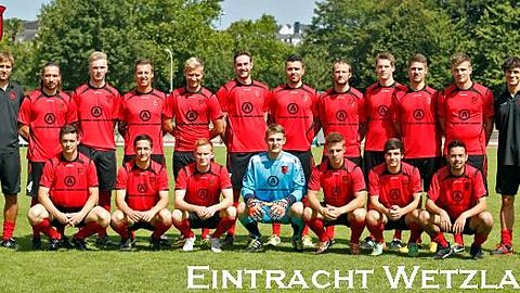 Stehend v.l.: Trainer Stefan Hocker, Heinz Stehle, Noah Theis, Marvin Kretschmann, Moritz Pfeiff, Niklas Wagner, Michael Sofinski, Bora Aydin, Nico Lotz, Mark Geller, Florian Wolff, Co-Trainer Kai Ranke

Kniend v.l.: Henrik Schmidt, Arian Gojani, Andreas Schäfer, Philipp Hartmann, Leon Kissel, Dominik Huisgen, Martin Mülln

Es fehlen: Lucas Schmitz, Lars Wagner