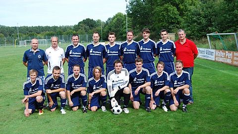 Oben von links nach rechts: Johannes Rumsauer, Trainer Peter Schramm, Patrick Krauß, Benjamin Retzer, Martin Suttner, Tobias Henfling, Johannes Ruder, Patrick Götz, Abteilungsleiter Gerhard Wilterius. Unten von links nach rechts: Martin Kubeng, Thomas Koller, Sebastian Krisch, Philipp Pleschke, Benjamin Knauer, Kapitän Jürgen Lautner, Nico Biersack, Patrick Künneth