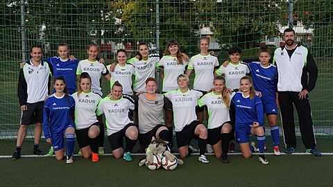 Stephan, Cell, Pauline, Mariela, Sarah, Anne, Hanna, Freddy, Pauline, Mirco,
Lily, Winni, Uli, Pati, Eve, Anna, Janne
Thorben

Es fehlen: Marie, Annika, Anni, Nelly, Sturmi