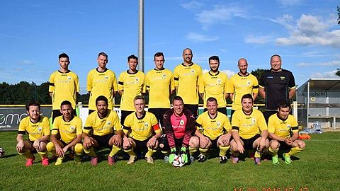 OvLnR : Ferreira Joe , De Bruyn Dave(Co-Trainer) , Craveiro Domingos , Binck Franz , Peters Metty , Fries Johan , Bucari Luss (Trainer)

UvLnR : Stead Lucian , Totaro Joe , Pires Djonny , Deboulle Pit , Steffen Mike , Pick Sascha , Totaro Andera , Thomas Lauer

Fehlen : Sadler Max , Estebanez Bryan , Deboulle Yann , Dos Santos Yanick , Pinheiro David , Mack Tim , Rech Roy , Dos Santos Fabio