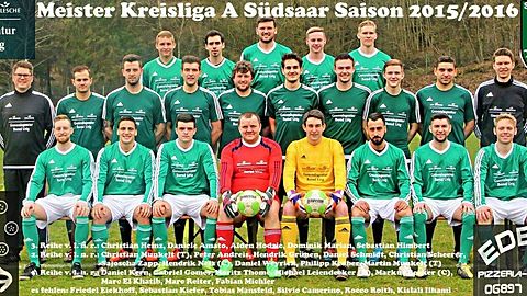 hintere Reihe v.l.n.r.: Christian Heinz, Daniele Amato, Alden Hodzic, Dominik Marian, Sebastian Himbert.
mittlere Reihe v.l.n.r.: Trainer Christian Munkelt, Peter Andreis, Hendrik Grünen, Daniel Schmidt, Christian Scheerer, Sajoscha Zapp, Hendrik Nelz (C), Daniel Weyrich, Philipp Kerber, Co-Trainer Martin Munkelt.
untere Reihe v.l.n.r.: Daniel Kern, Gabriel Gomes, Moritz Thomé, Michael Leiendecker, Markus Becker (C), Marc El Khatib, Marc Reiter, Fabian Michler.

Foto: Thorsten Rau (03.04.16)