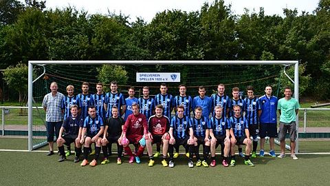 Stehend von links: Co- Trainer Hannes Ochtrup, Matthias Kacar, Krishan Klockmann, Felix Musolf, Daniel Kühn, Fabian Winkler, Lukas Schneider, Pascal Lucahsen, Sven Rissel, Marco Messing, Jörn Grans, Sebastian Göhl, Malte Israel, Nils Borowski und Trainer Carsten Schmidt
 
Sitzend von links: Curt Noel, Markus Grzesik, Kevin Thieler, Daniel Elbers, Dominik Lüdtke, Kevin Cox, Marius Sommer, Andreas Rzepka und Markus Arden

Es fehlen: Co-Trainer Dirk Borowski, Betreuer Willi Himmelberg, Nils Schulten, Nicolas Wißing, Simon Starke und Dominik Knipping