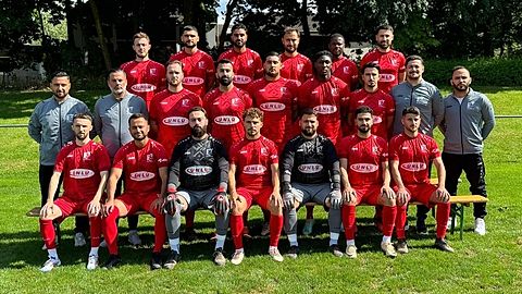 obere Reihe von links: Sinan Öztürk, Batuhan Irmak, Berat Gültekin, Emre Bozkurt, Sekouba Cissoko, Atilla Parlar

mittlere Reihe von links: Co-Trainer Fatih Öztürk, Team-Manager Gökhan Dogrul, Ugurcan Pehlivan, Muhammet Ali Özel, Görkem Güreli, Axel Fiorello Kouadio, Serhat Albayrak, Trainer Aziz Akpinar, Co-Trainer & Spieler Ersin Gül

untere Reihe von links: Furkan Ars, Mert Bozkurt, Deniz Savas, Karim Yehia, Ilhan Furat, Mert Karacali, Dogukan Demiray 

Auf dem Bild fehlen: Atila Yula, Enes Isik, Ahmet Kundag, Ecehan Demirayak, Azad Özer, Berat Bozkurt, Berkan Kartal, Cenk Bozkurt