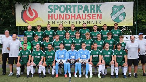 Obere Reihe (von links nach rechts): Lukas Brozeit, Jan-Luca Klein, Luis Fuchs, Tom Bungard, Alex Stanik, Ahmet Aksoy, Jannik Künstler, Colin Ebert, Jan Geue
Mittlere Reihe: Co-Trainer Udo Litschel, sportlicher Leiter Jörg Quadflieg, Tanja, Lars Schräder, Sebastian Koch, Daniel Borgardt, Oliver Ehrenstein, Luis Caspari, Benedikt Thiel, Jan Hänscheid, Moritz Welter, Maurice Schreil, TW-Trainer Marcel Engels, Trainer Slobodan Kresovic
Untere Reihe: Jonas Loggen, Jonas Scheibner, Markus Mörkels, Lukas Kolb, Lukas Ückerseifer, Marek Wehner, Fabian Ehrenstein, Max Engelberth, Felix Engels