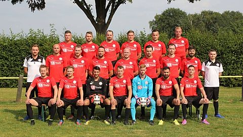 Obere Reihe links: Kirill Zimmer, Viktor Friedrich, Alexander Schewtschenko, Slava Mahonko, Arthur Litke, Anatoli Dick
Mittlere Reihe links: Artur Matern, David Kerner, Florian Pohle, Sergej Pautschkow, Oskar Jedig, Nikolai Matern, Andreas Haas, Ibrahim Coroz, Juri Repp (2. Vorsitzender)
Untere Reihe links: Jenja Kauz, Swen Gehring, Mehmet Kocakaya, Sergej Dilger, Patrick Schmidt, Kerim Hizoglu, Helmut Repp
Es fehlen: Willi Jakobi, Kevin Jäger, Sergej Kiess