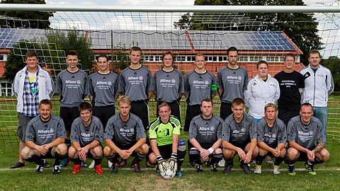 v.o.l.:
M.Neubauer, T.Edeling, D.Holzinger, J.Gerhold, J.Eigenbrod, N.Gerland, J.Baake, L.Neubauer, D.Baranek, R.Goldmann
v.u.l.:
M.Wolff, D.Wieneke, J.Gehl, C.Finis, Mich.Fischer, N.Weidt, Mir.Fischer,S.Hielscher