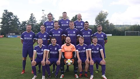 letzte Reihe von links: Pritzl Peter, Stark Matthias, Wittmann Johannes
zweite Reihe von links: Seeberger Michael, Heigl Bastian, Schmidt Sascha, Meier Michael, Wild Andreas, Dlugosch Marco
erste Reihe von links: Schneider Niklas, Heigl Lukas, Degen Thomas, Böhm Thomas, Springer Manuel