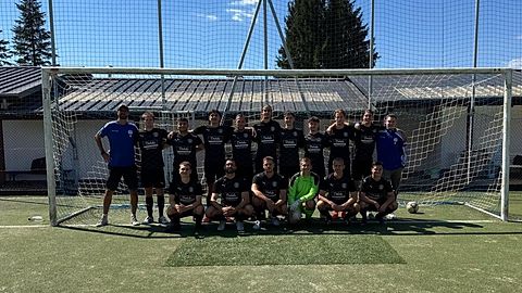 hintere Reihe v.l.: Trainer Ralf Klinger, Florian Braack, Mohammed Shahin, Lowis Becher, Carsten Breit, Max Klinger, Jannis Nauerz, Dennis Volmann, Noah Schales, Felix Klinger, Spielender Co-Trainer Paul Guth
vordere Reihe v.l.: Theo König, Philipp Flohr, Nils Burger, Noah Lorkowski, Sebastian Stark, Ilja Tretyak
Es fehlen: Armagan Akin, Francesco Cibardo, Muhammadali Ghiyosov, Nico Haupt, Jonas Quartz, Kai Steffen Schneider, Mohammed Zahra