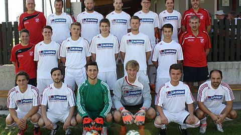 Hintere Reihe: Charly Ritt, Petr Dlesk, Martin Schönberger, Lucas Lohberger, Jonas Krämmer, Marco Lommer, Robert Schreiner. 
Mittlere Reihe: Manfred Eberl, Sebastian Wagner, Anton Renner, Sandro Simml, Matthias Augustin, Dominik Gregori, Hans Hausladen. 
Vordere Reihe: Simon Schönberger, Peyman Parnian, Harald Eiban, Simon Weinfurtner, Martin Freimuth, Martin Baumann.