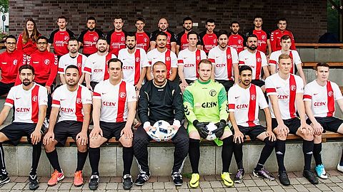 untere Reihe (v.l.): Akin Akar, Salim Gül, Daniel Schneider, Abdullah Akyürek, Christoph Recker, Aytek Kaya, Philipp Stracke, Lars Schöbel
mittlere Reihe (v.l.): Klaus Preuss (Trainer), Aziz Akar (Trainer A-Jugend), Cihan Dur, Gökhan Dur, Fatih Akyürek, Ugur Kahraman, Javier Stephan-Jimènez, Okan Durak, Bayram Gül, Jonas Hatje
obere Reihe (v.l.): Julia Steppat (Physiotherapeutin), Jan Dworatzek, Aytac Calgan, Sebastièn Gärth, Andreas Hänsch, Zekeriya Akar, Kerem Pinarlik, Mustafa Er, Mustafa Gül, Yasin Dur, Turgay Balikci (sportlicher Leiter)

Es fehlen: Yusuf Dur, Gökhan Yücel, Deniz Calgan, Antonio Fröbel, Dominik Mainka, Gökhan Yilanci, Can-Metin Staffa, Ömer Uzun, Ahmet Kaya, Serif Calgan, Murat Ertam, Serkan Erdem