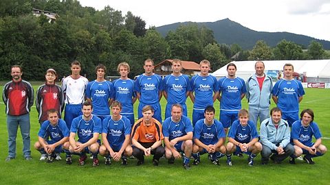 hinten.:Trainer Wellisch Lothar,Betreuerin Brandl Manuela,Aschenbrenner Andreas,Schmidberger Stefan,Berlinger Michael,Liebl Bernd,Schmid Martin,Lemberger Stefan,Neumaier Christian,Dimpfl Horst,Stocker Andreas.
vorn.:Schrötter Herbert,Roßberger Paul,Stumreiter Stefan,Kuchler Josef,Mühlbauer Alois,Rickl Georg,Bergbauer Bastian,Amberger Franz,Liebl Franz.