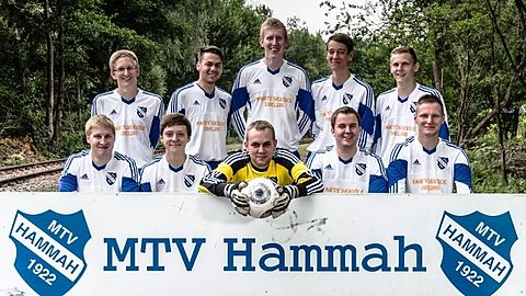 oben v.l.: Nick von Bargen, Sven Böttjer, Christian Puschmann, Bastian Vollmers, Fabian Domberg
unten v.l.: Christian Markau, Lukas Vollmers, Tim Elfers, Nico Wellm, Timo Hitzwebel

Es fehlen: Matthias Braack, Nino Wieters, Niklas Martens, Torben Schröter, Klaus-Jürgen Breuer, Sascha Becker, Maximilian Puschmann, Eike Gooßen, Alexander Lau,