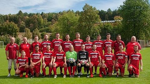 hintere Reihe: Spielausschuss Roland Kappes, Trainer Rainer Schwenkert, Betreuer Lukas Rieß, Mike Hartmann, Christian Müller, Benedikt Brügner, Simon Ehmann, Pierre Berlinger, Marius Lauer, David Rieß, Spielausschuss Thomas Kappes, Betreuer Sven Martin
vordere Reihe: Patrick Weiß, Jawad Alilja, Johannes Hemberger, Sven Feix, Torwarttrainer Elmar Meier, Andre Fitterling, Liridon Thaqi, Christopher Rogge, Stefan Czerny, Oliver Fitterling