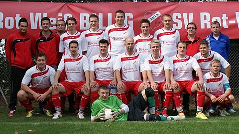 oben v.l.n.r.: Fabian Madre, Christian Arimond, Kevin Ohlert, Louis Strang, Philip Klein, Benny Kobus, Niklas van Bahlen, Andreas Grube, Roland Bürvenich (Betreuer), Bert Hilger (Trainer)
unten v.l.n.r.: Ricardo Perez-Bauer, Sebastian Keul, Kevin Maslo, Jens Rügler, Miro Zybulski, Pascal Höller, Stefan Wenzel, Torsten Wenzel, Kevin Bindig (liegend)