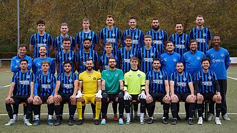 h.l. Dipper, Hofmann, Shabanov, Dosch, Herbel, Bereski, Erzold, Rau (Co-Trainer)
m.l. J. Weber (Betreuer), D.Weber, Gerlach, Hassan, Gischke, Schäfer, von der Heide, Litvinec, Wengert (Trainer), Diaktie (Physio)
v.l. Degirmenci, Jürgensen, Barkin, Bender, Schmitz, Damm, Gülmez, Schaede, Haase