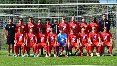 h.R.v.l.n.r.: Trainer Thomas Müller, Baran Ulag, Berdan Erkol, Fatih Ulucay, Soufian Hassan, Abteilunsleiter/2. Vorsitzender Thomas Gottschalk, Simon Müller, Christian Panzenböck, Patrick Gottschalk, David Parker, Yannik Erasmi
v.R.v.l.n.r.: Eren Karaman, Niklas Pribil, Padreck Kofi Offei, Hasib Akrami, TW Florian Günther, Kapitän Ronen Markhoffe, Chang Yoon Lee, Tim Schöttler, David Neugebauer

es fehlen: Trainer Vinit Suri, Suleyman Üstüner, Jan Wachendörfer, Innocent Kylre Brown, Ilias Cherrak, Philipp Dörner, Tobias Lind, Ilyas Mangouchi