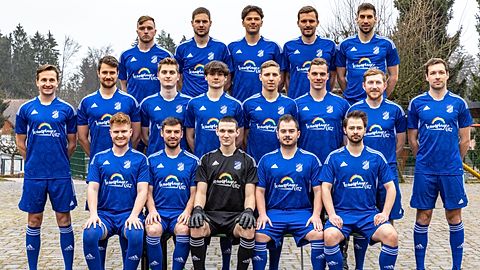 hinterer Reihe von links: Benedikt Birk, Philipp Hermann, Peter Ungermann, Jens Hetrich, Jonas Hermann
mittlerer Reihe von links: Markus Weidlich, Sandro Schiller, Julian Heide, Marian Rief, David Hermann, Julian Scheuerlein, Nils Butz, Tim Budai
vordere Reihe von links: Alexander Söllöschi, Florian Dürrschmidt, Florian Kränzlein, Niclas Fischer, Lukas Damm