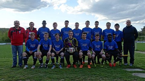 Hinten von links: Betreuer Erwin Leidel u. Johann Würdinger, Tarik Hussain, Michael Zenger, Gregor Leidel, Martin Koller, Jonas Pretzl, Fabian Straubinger, Marian Bäuml, Arash Nazari, Trainer Marcel Buchwald
Vorne von links: Alexander Ott, Norbert Lautenschlager, Christoph Reindl, Stefan Gallenberger, Marco Degasperi, Kevin Pommeranz, Omar Gassama
nicht auf dem Bild: Mark Ferstl, Frederic Flauger, Pascal Kopyciok