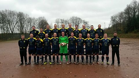 Oben von links: Pascal Nebling, Christian Nitschke, Simon Milter, Fabian Warsewa, Thomas Warkentin, Willi Nitschke, Sebastian Wursthorn, Jens Heer, Manuel Müller, Sascha Bujock
Unten von links: Niklas Schramm, Michael Porz, Roman Ehring, Lukas Höller, Nenad Markovic, Matthias Jung, Daniel Warsewa, Sandro Kubitzki, Philipp Grzeschik, Tom Kluge, Patrick Nebling, Stefan Bahne