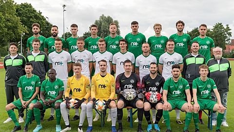 Obere Reihe: Deniz Yilmaz, Faruk Rencber, Christoph Handl, Niklas Schabenberger, Johann, Rybalko, Daniel Spies, Rainer Meisinger, Said Magomedov, Pedro da Silva Wiedl
Mittlere Reihe: Cenker Oguz, Florian Stegmeier, Thomas Kurz, Simon Berger, Dzenis Seferovic, Josef Huber, Thomas Schreiner, Benedikt Vollnhals, Lucas Bauer, Josef Schäffer
Unter Reihe: Jonas Prawda, Ousseynou Tamba, Valentin Puhar, Thomas Obermeier, Christian Kirzinger, Bernhard Feil, Baha Asici, Johannes Dexl
Es fehlen: Tim-Noah Schmidt, Qendrim Hoti, Alvará Mehmetovic, Mujcinovic Ejmen, Alexander Shukow