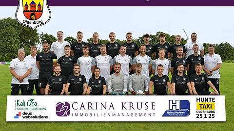 (1. Reihe v.r.) Fitnesstrainer Harm Windhorst, Philipp Brankamp, Kai Schmidt, Jakob Koczy, Luca Schirmacher, Joey Noel Ramuschkat, Rayk Windhorst, Luca-Thorsten Pollak, Co-Trainer Hendrik Neteler;
(2. Reihe v.r.) Betreuer Olaf Winzeck, Teammanager Michael Rose, Hendrik Wiemken, Johannes Diezel, Theodore Detmers, Tjark-Ole Windhorst, Tim Effenberger, Jannis Reichel, Jan Döbbeling, Kevin-Mario Grüter, Alexander Weyhe, Trainer Andreas Bartels;
(3. Reihe v.r.) Tim Winzeck, René Zachar, Marcel Jürschik, Jona Hadtstein, Paul Nagel, Michael Deddens, Jan David, Benjamin Woltering;