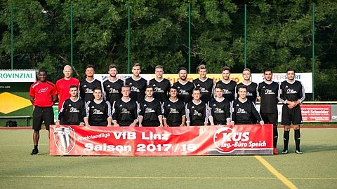 Oben von links nach rechts:
Cheftrainer Noel Kipre, Co-Trainer Björn Björn Nietzard, Daniel Salz, Simon Lukas Rösler, Hendrik Blumenthal, Tobias Baars, Jan-Peter Busterbach, Kai Jäger, Marius Knopp, Maximilian Schwarz, Samer Abdullahamad, Burak Kacar

Unten von links nach rechts:
Etnik Hoxhaj, Joel-Jan Hoffmann, Rene Conrad, Enrico Rott, Nazmi Vlassa, Fabiano Collu, Felix Löffler, Jannis Stüber

Es fehlen:
Christopher Schady, Felix Kröll, Thomas Weißenfels, Ayoub El Hazimy, Henrik Schäfer, Moritz Bach