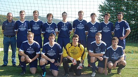 Obere Reihe (v.l.):Bernd Hees,Marius Köther,Jascha Henkelmann,Achim Fuchs,Jens Urtlauf,Nils Deuermeier,Timo Maciol,Dominik Schwarz,Christoph Ise

Untere Reihe (v.l.): Marius-Laurien Werner,Nico Schomberg,Pascal Schmermund,Lukas Keim,Pascal Seeger